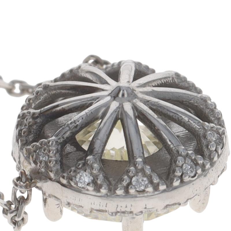 Collier en or blanc avec halo de diamants 18 1/4