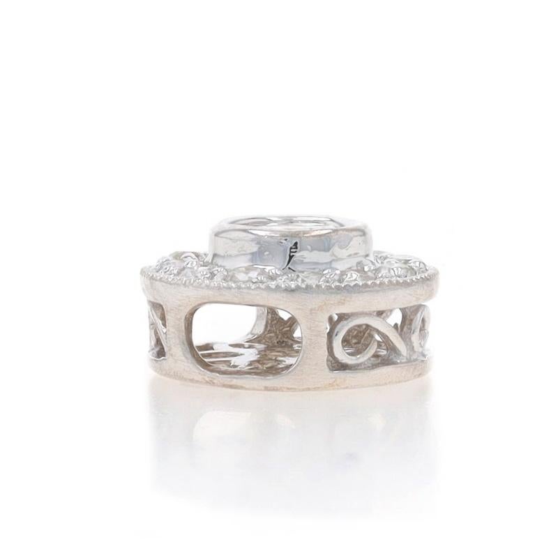 Taglio rotondo Ciondolo con diamante aureolato in oro bianco - 14k Brilliante rotondo da 0,25 ct Milgrain in vendita