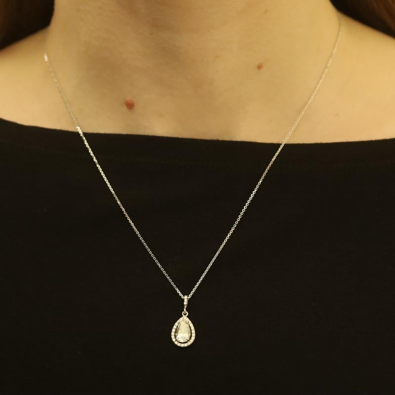 Collana con diamanti a raggiera in oro bianco - 14k Pear 1.50ctw regolabile In condizioni Nuovo in vendita a Greensboro, NC