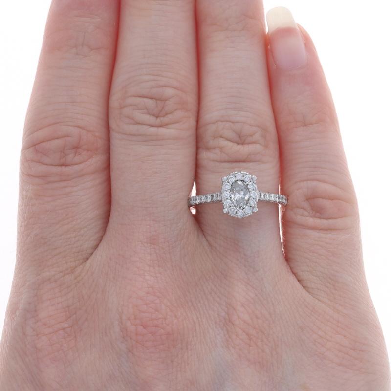 Taglio ovale Anello con diamante aureolato in oro bianco - 14k Oval 1.05ctw Engagement in vendita