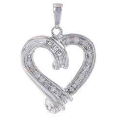 Pendentif coeur en or blanc - 10k Single Cut & Baguette .25ctw Love