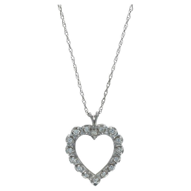 Collana con ciondolo a forma di cuore in oro bianco 17 3/4" 14k Single .32ctw Love in vendita