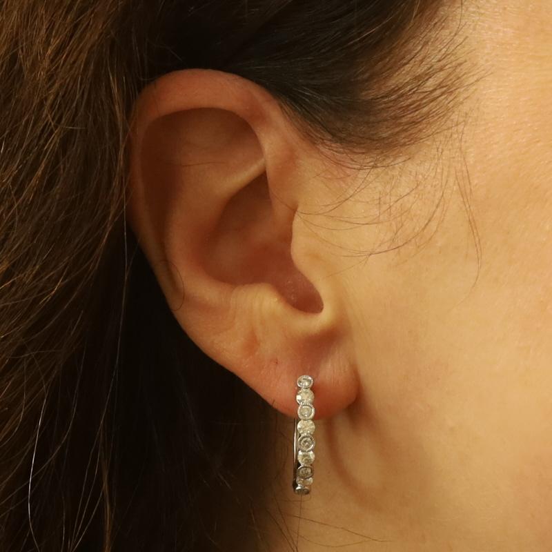 Taglio rotondo Orecchini a cerchio con diamanti in oro bianco 14k, tondi e brillanti da 1,00 ct. in vendita