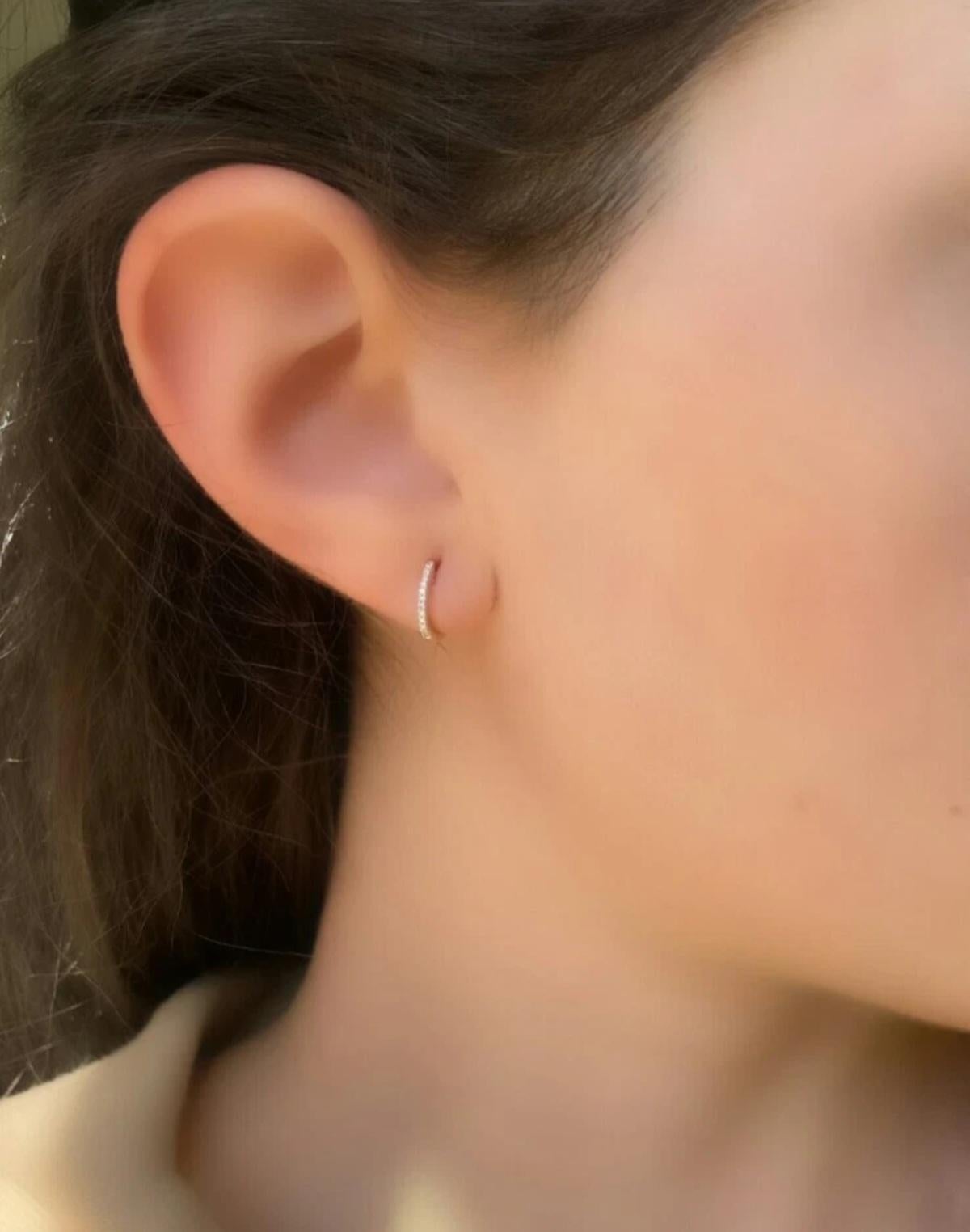Round Cut White Gold Diamond Huggie Earring Diamond Earring Small Hoop 12mm Huggie Earring For Sale
