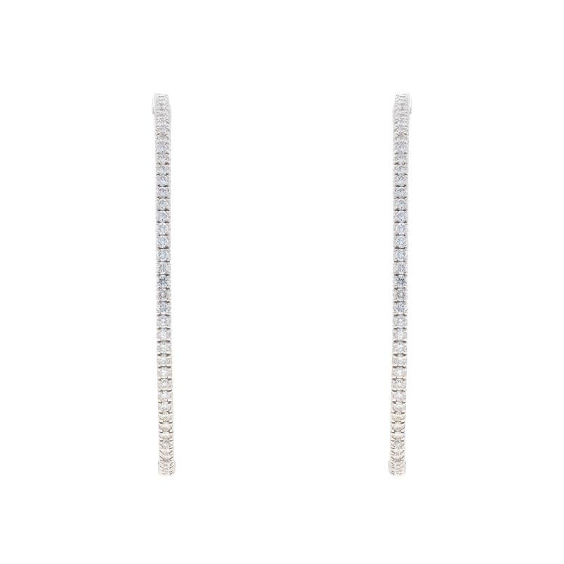 Contenuto del metallo: Oro bianco 14k

Informazioni su A. Stone

Diamanti naturali
Carati: 4.00ctw
Taglio: Rotondo brillante
Colore: G - H - I
Chiarezza: SI1 - I1 (la maggior parte SI2)

Carati totali: 4ctw

Stile: Cerchietto Inside-Out
Tipo di