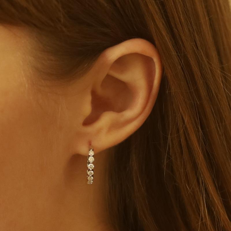 White Gold Diamond Inside-Out Hoop Earrings - 18k Round 1.00ctw Pierced In New Condition In Greensboro, NC