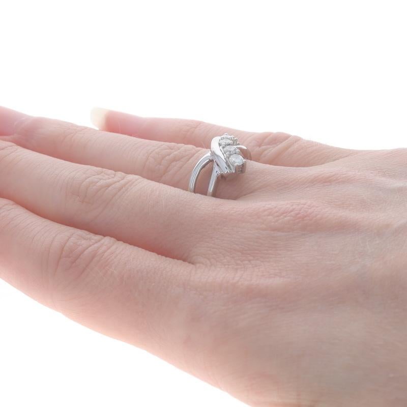 Weißgold Diamant Journey Crossover Ring - 10k Runde Brillant .45ctw Liebe Damen