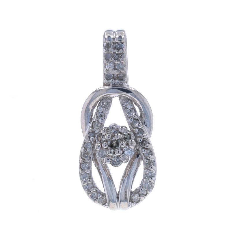 Contenu métallique : Or blanc 10k

Informations sur les pierres

Diamants naturels
Carat(s) : .25ctw
Coupe : Simple
Couleur : H - I
Clarté : I1 - I2

Total des carats : 0.25ctw

Thème : Nœud d'amour

Mesures

Hauteur (à partir de l'attache fixe) :