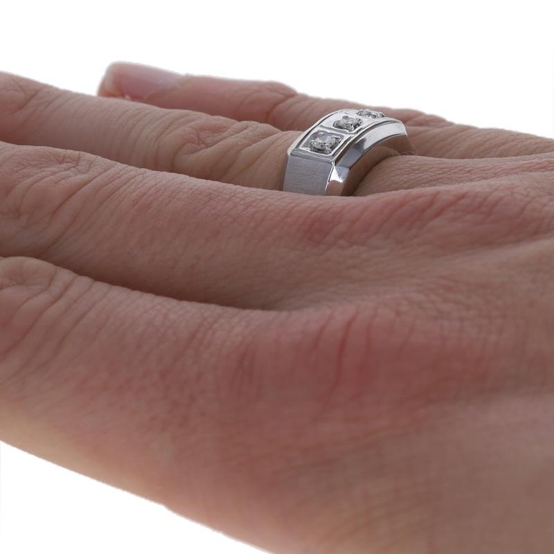 De los hombres White Gold Diamond Men's Ring - 14k Round Brilliant .24ctw Three-Stone en venta