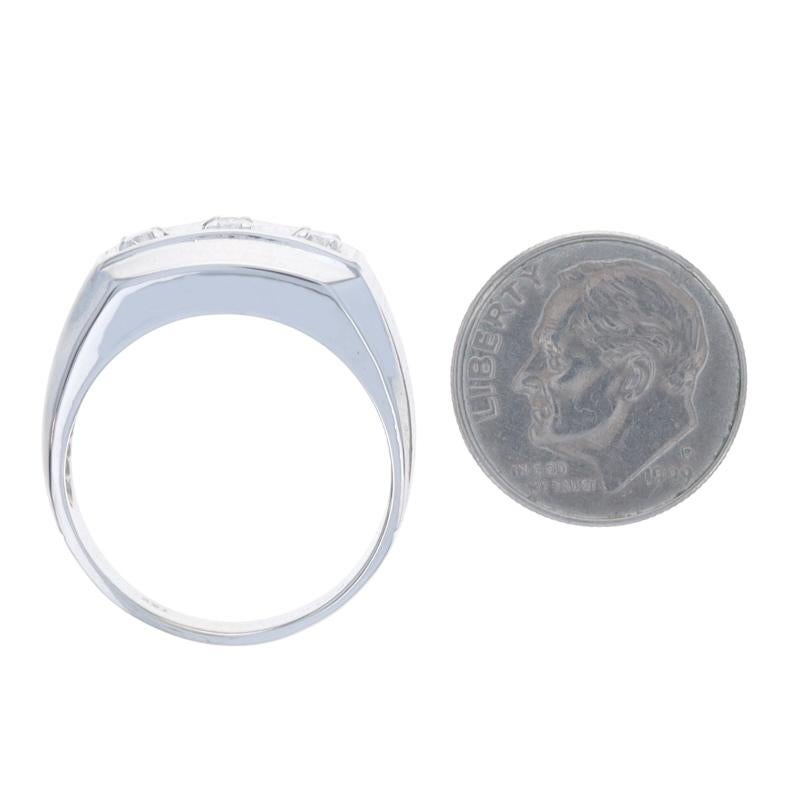 White Gold Diamond Men's Ring - 14k Round Brilliant .24ctw Three-Stone en venta 1