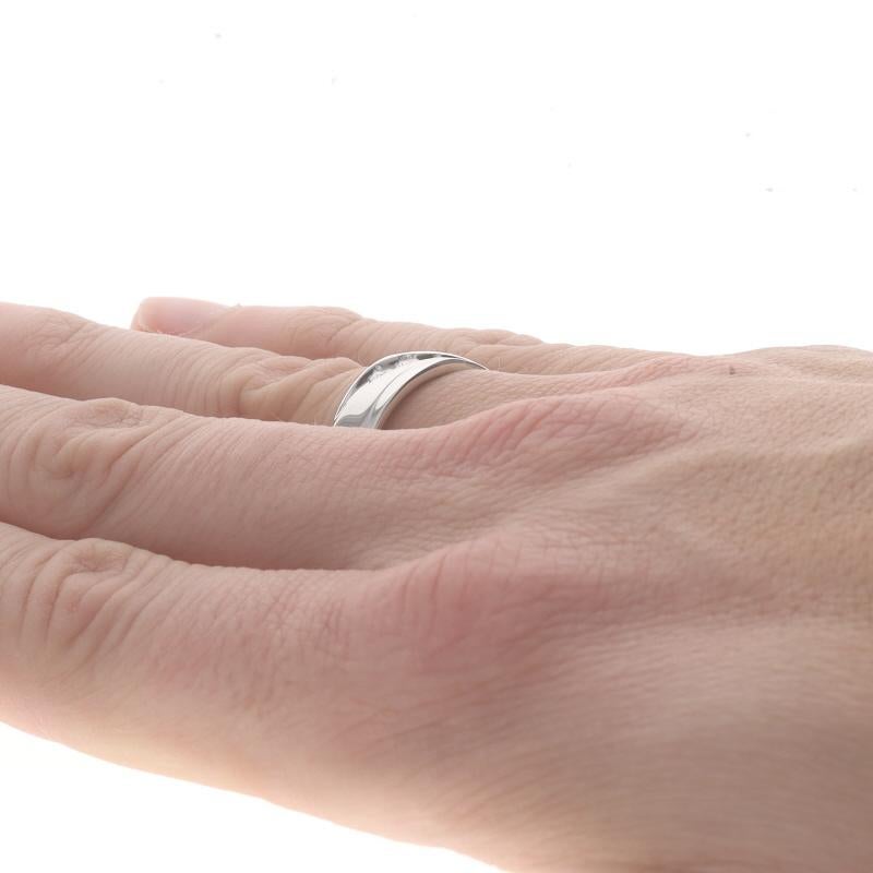 Alliance pour homme en or blanc avec diamant - 10k Round .40ctw Three-Stone Ring Pour hommes en vente