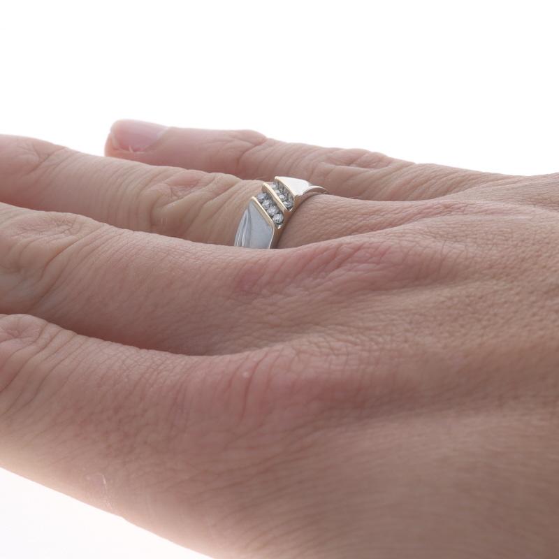 Weißgold Diamant Männer Hochzeit Band - 10k Runde Brillant .16ctw Ring Herren im Angebot