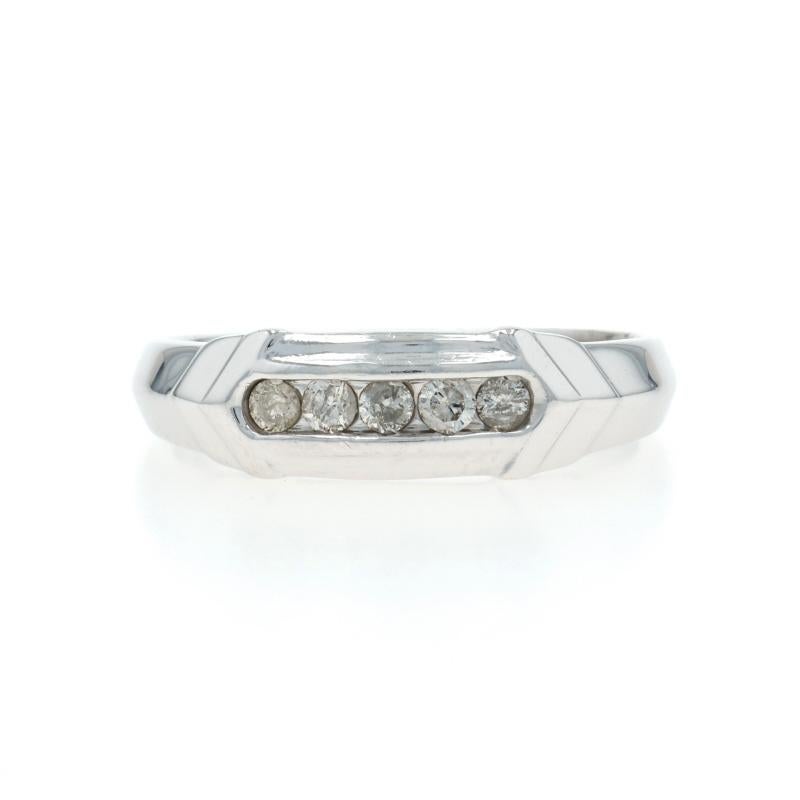 Taglia: 9 1/2
Costo della taglia: Una taglia in più per $40 o una taglia in meno per $40

Contenuto del metallo: Oro bianco 10k

Informazioni su A. Stone

Diamanti naturali
Carati: .25ctw
Taglio: Rotondo brillante
Colore: H. H. - I.
Chiarezza: