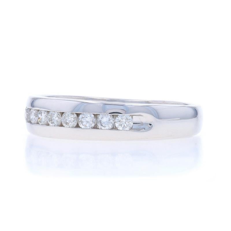 Herren-Hochzeitsring aus Weißgold mit Diamanten - 14k runder .60ctw in Kanalfassung im Zustand „Hervorragend“ im Angebot in Greensboro, NC