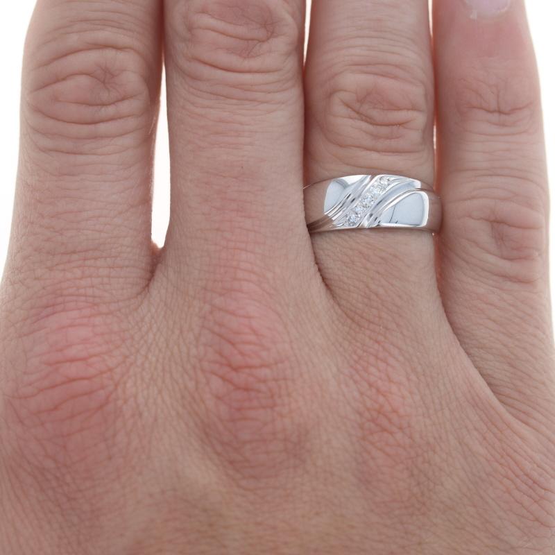 Weißgold Diamant Herren-Hochzeitsring - 14k Single Cut .15ctw Fünf-Stein-Ring (Einfacher Schliff) im Angebot