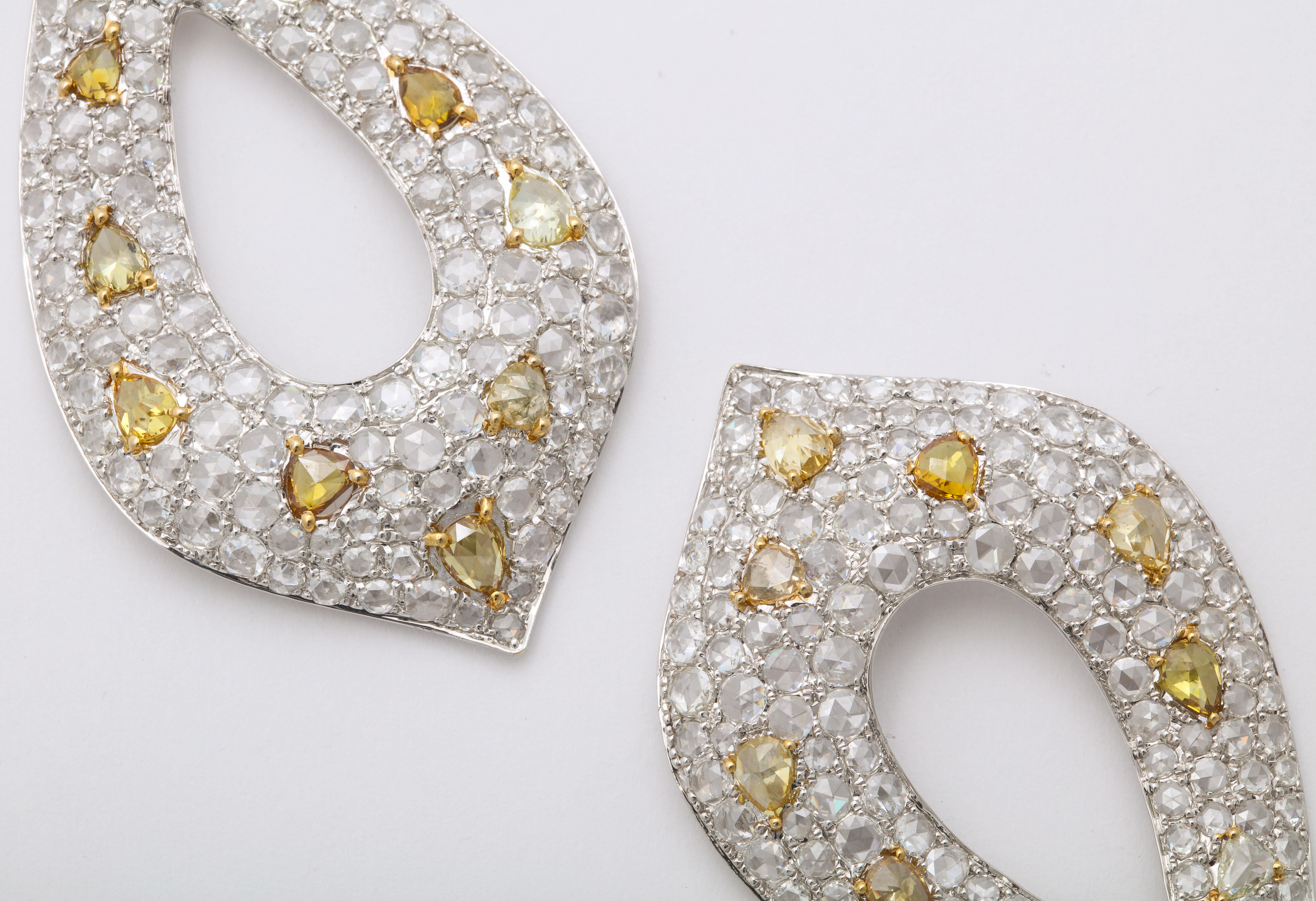 White Gold, Diamond, Natural Fancy Yellow Rose-Cut Diamond Ear Pendant Earrings im Zustand „Neu“ im Angebot in New York, NY