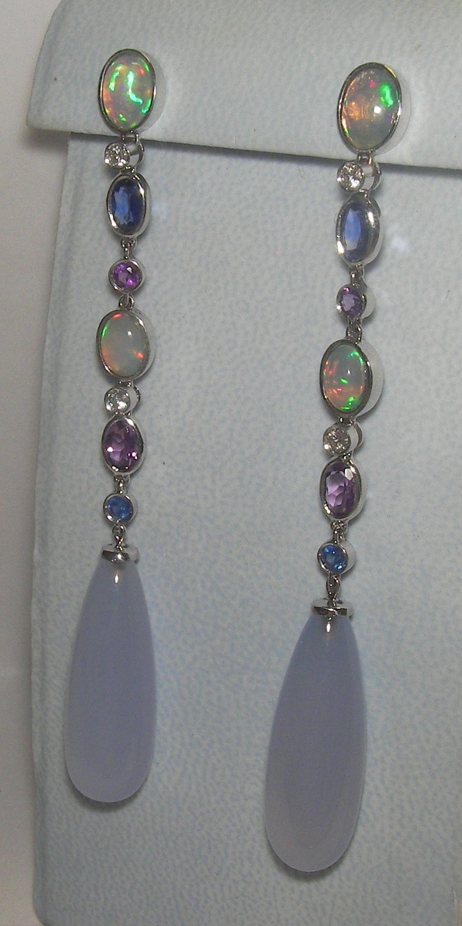 Cabochon White Gold Diamond, Opal, Amethist, Chalcedoni Sapphir Drop Earrings