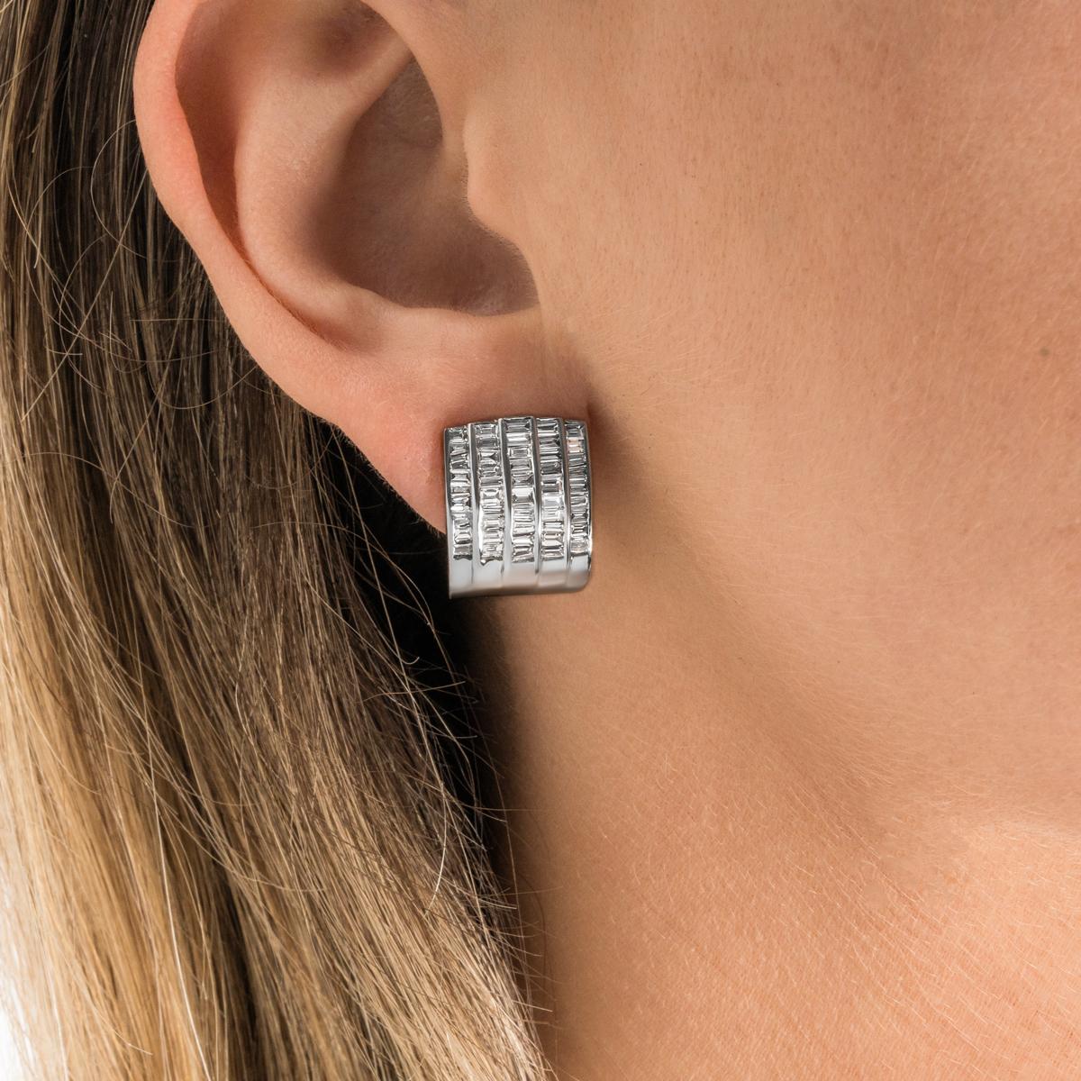 White Gold Diamond Pendant & Earrings Suite 3.70ct TDW For Sale 1