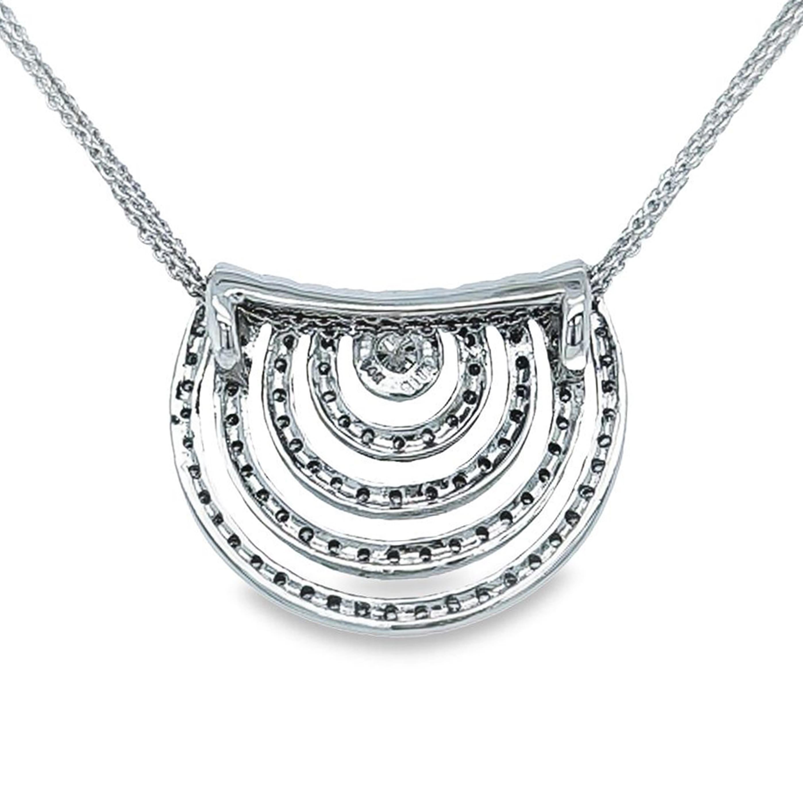 White Gold Diamond Pendant Necklace In Good Condition For Sale In Coral Gables, FL