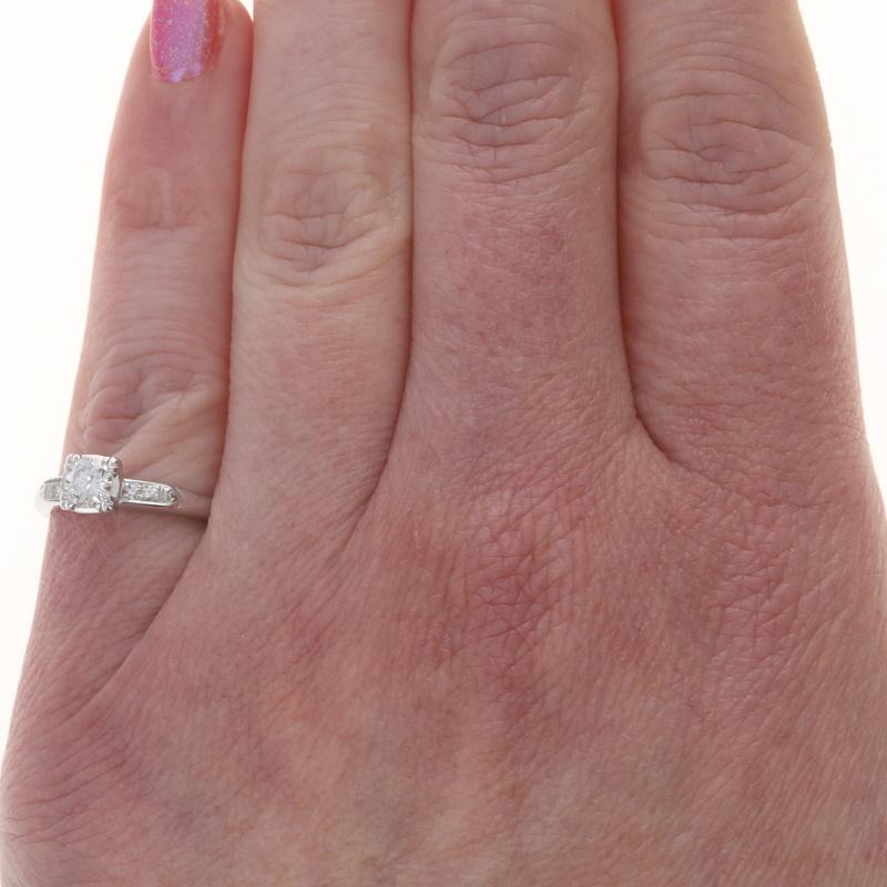 Weißgold Diamant Retro Verlobungsring - 18k Runde Brillant .41ctw Vintage By (Rundschliff) im Angebot