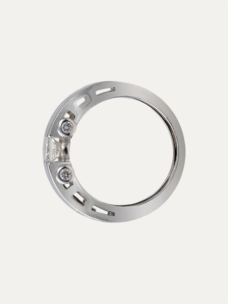 Women's or Men's White Gold Diamond Ring For Sale