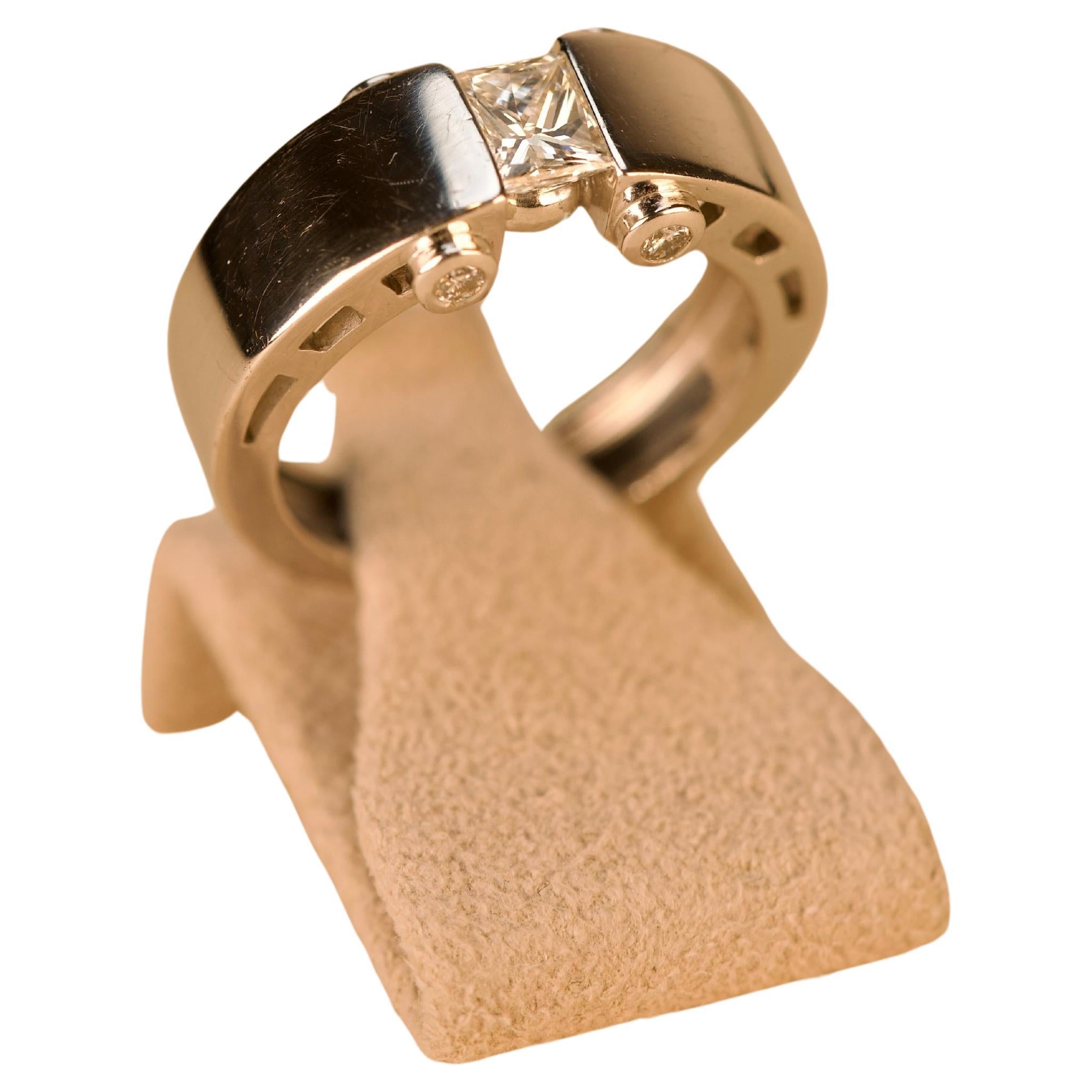 Anello con diamante in oro bianco