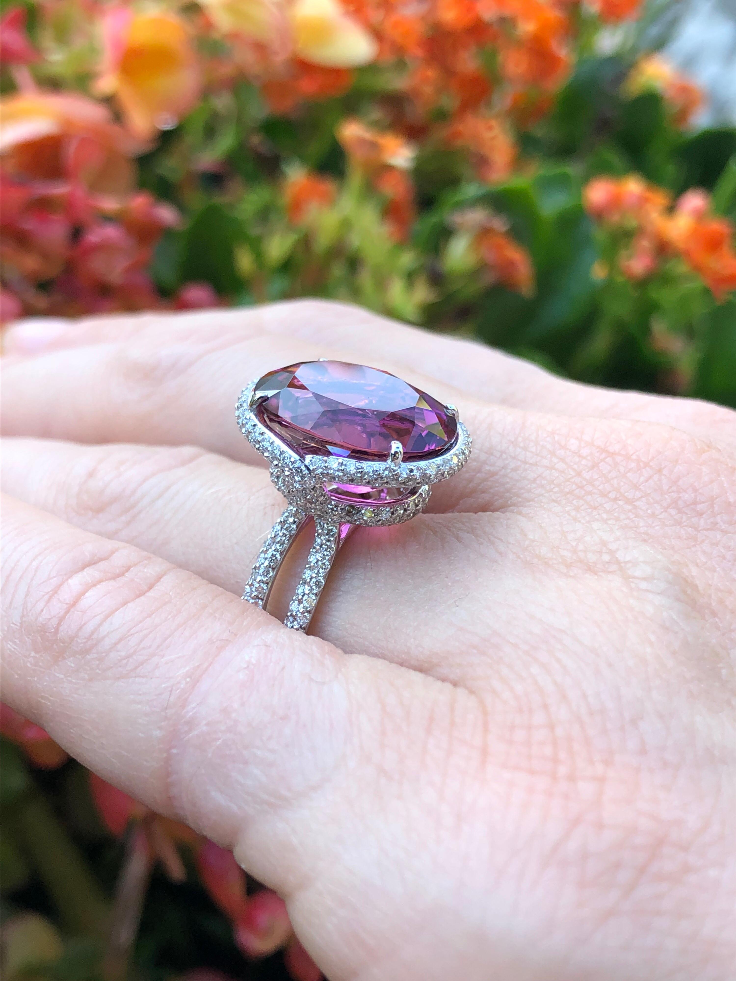 Rubellite Tourmaline Ring Oval 11.69 Carats In New Condition In Beverly Hills, CA