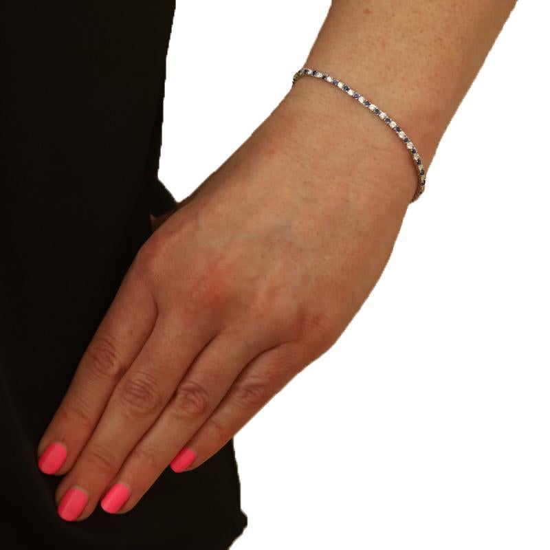 Bracelet de tennis en or blanc avec diamant et saphir - 14k Round Brilliant 3.69ctw en vente 1