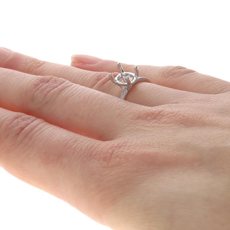 Bague de fiançailles en or blanc avec halo caché et semi-monture en diamant - 14k .33ctw Pour femmes en vente