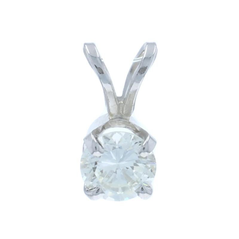 Contenuto del metallo: Oro bianco 14k

Informazioni su A. Stone

Diamante naturale
Carati: .50ct
Taglio: Rotondo brillante
Colore: L
Chiarezza: SI2

Carati totali: .50ct

Stile: Solitario

Misure

Altezza (dalla cauzione fissa): 3/8