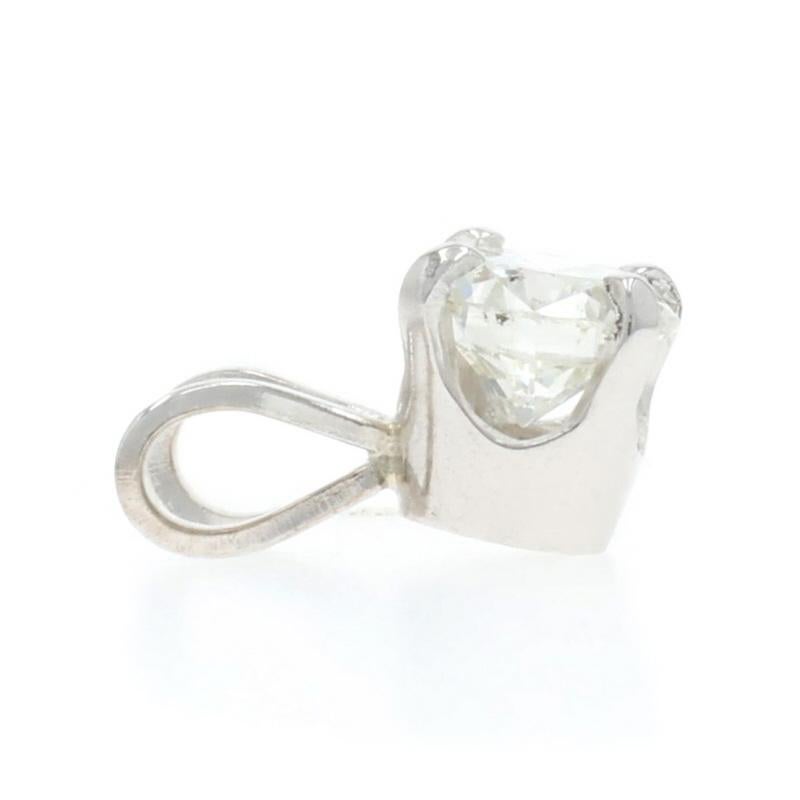 Taglio rotondo Ciondolo solitario con diamante in oro bianco 14k a brillante rotondo .50ct in vendita