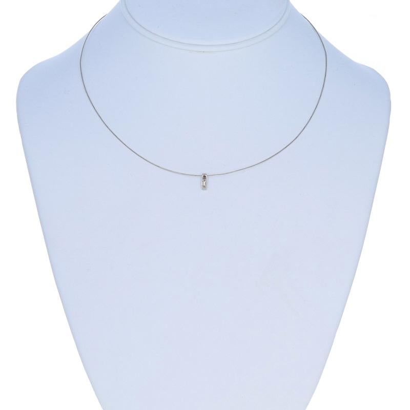 Taglio baguette Collana con ciondolo solitario in oro bianco da 15 3/4