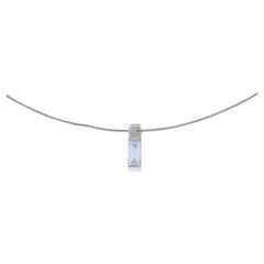 Collana con ciondolo solitario in oro bianco da 15 3/4" - Filo 14k Baguette .20ct