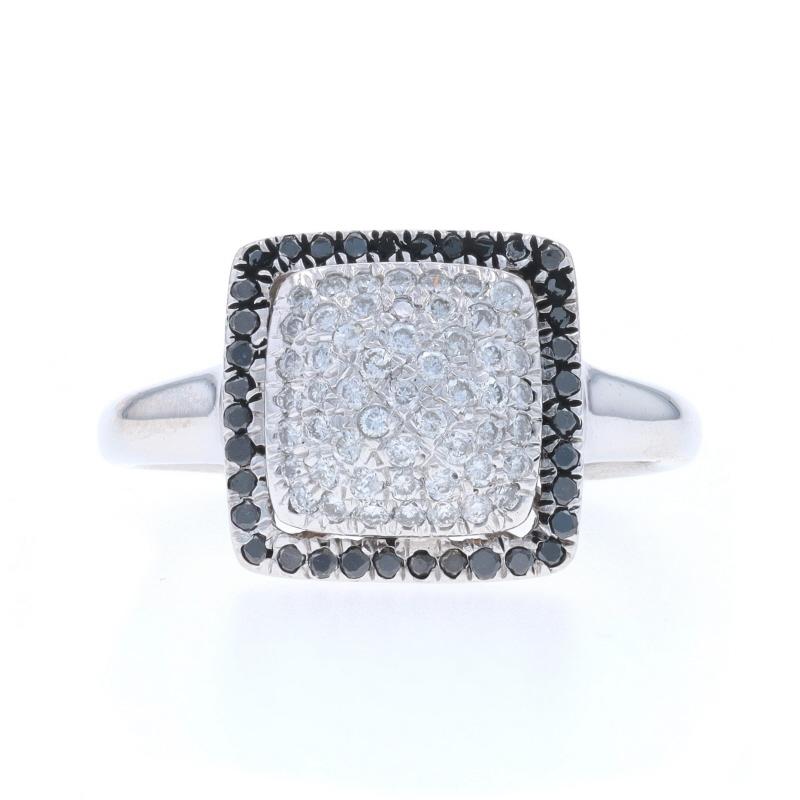 Dimensioni: 5 1/4
Costo della taglia: Up 2 taglie per $40 o Down 1 taglia per $40

Contenuto del metallo: Oro bianco 14k

Informazioni su A. Stone

Diamanti naturali
Carati: .30ctw
Taglio: Rotondo brillante
Colore: G - H
Chiarezza: SI2 -