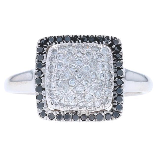 Anello aureolato quadrato con diamanti in oro bianco 14k, Brilliante rotondo 0,50 ct. in vendita