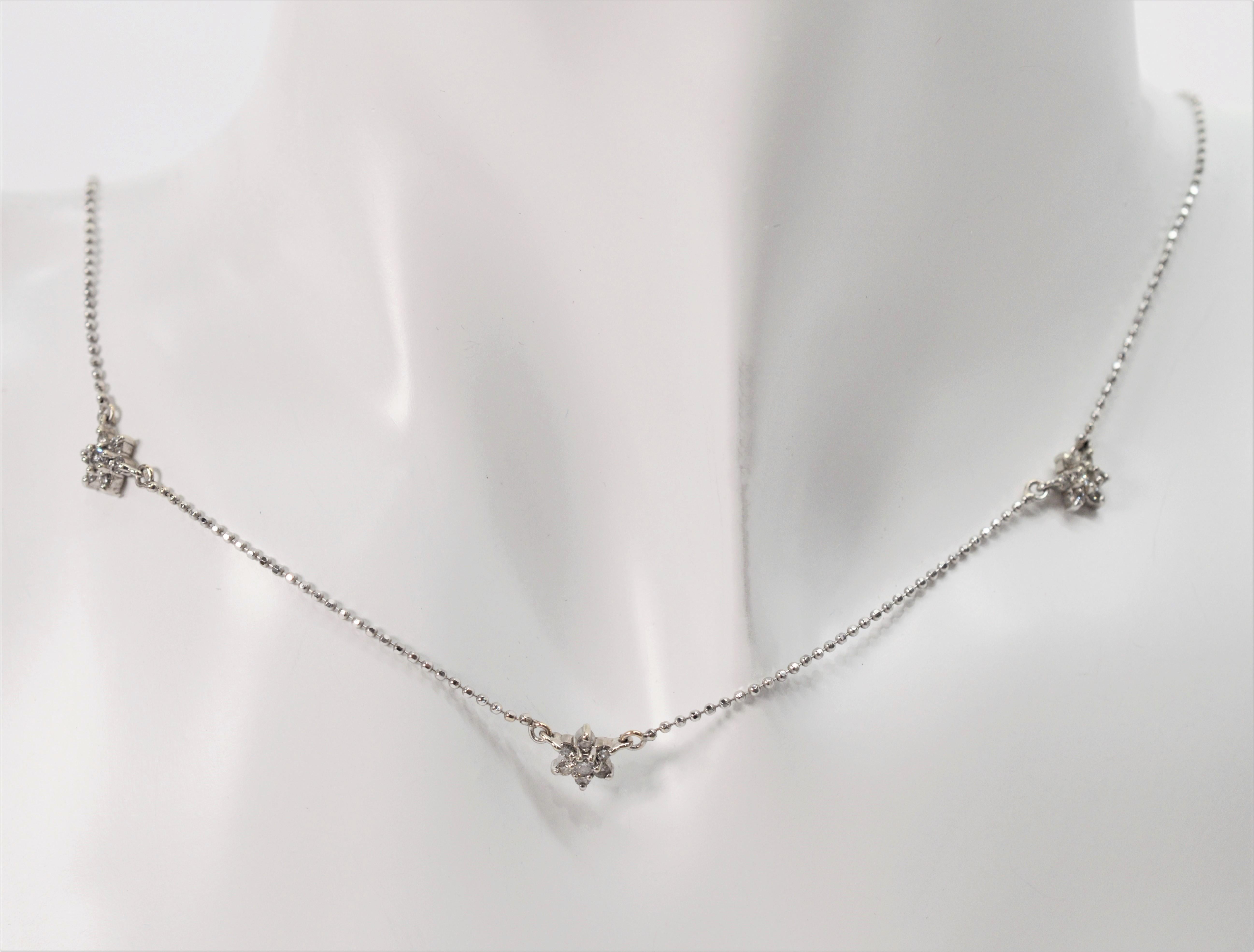White Gold Diamond Star Necklace and Stud Earring Duo In Excellent Condition In Mount Kisco, NY