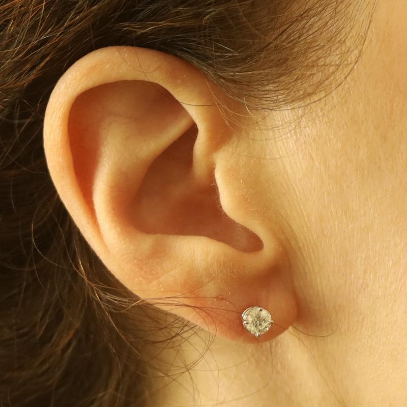 Taglio rotondo Orecchini con diamanti in oro bianco - 14k Round Brilliante 1.10ctw - Forati in vendita