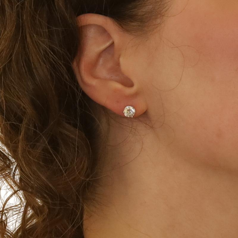 Taille ronde Boucles d'oreilles diamant en or blanc - 14k Round Brilliante 2.00ctw GIA Pierce en vente