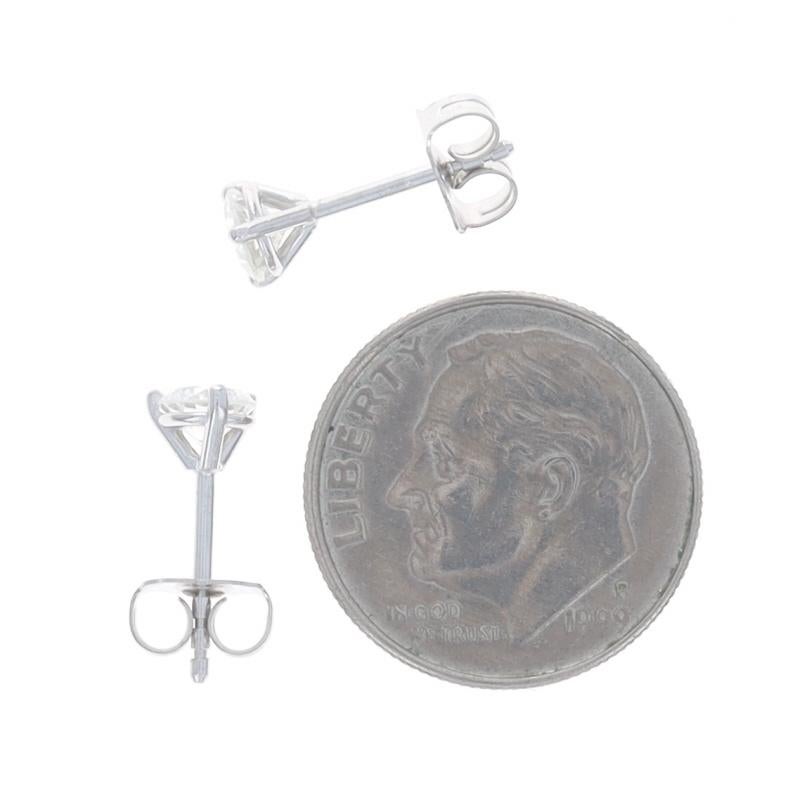 Taglio rotondo Orecchini con diamanti in oro bianco - 14k Round Brilliante 0,67ctw - forati in vendita