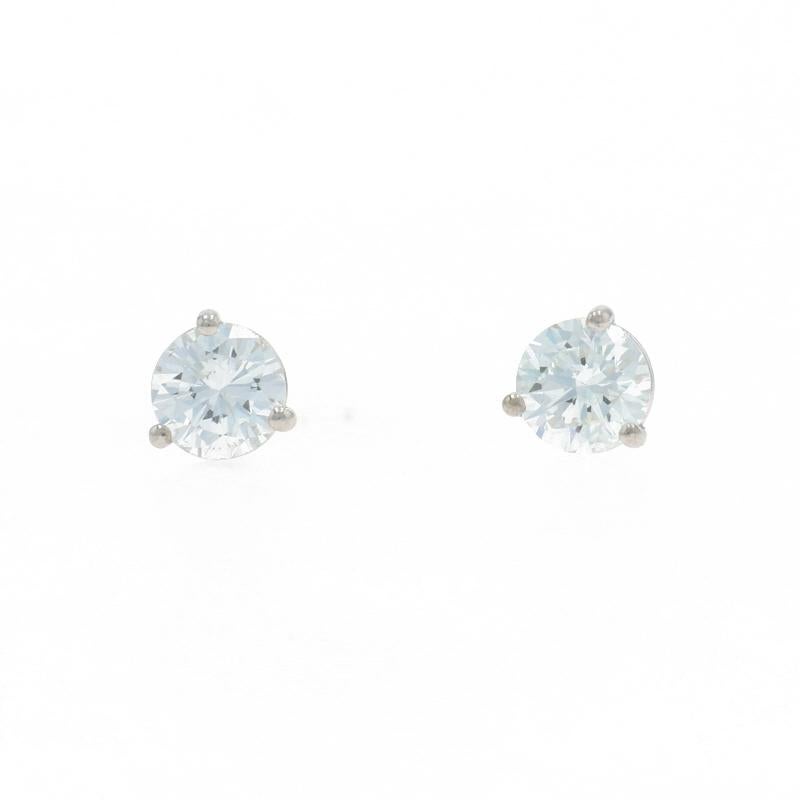 Contenuto del metallo: Oro bianco 14k

Informazioni su A. Stone

Diamanti naturali
Carati: .76ctw
Taglio: Rotondo brillante
Colore: H. H. - I.
Chiarezza: SI2 - I1

Carati totali: .76ctw

Stile: Borchia
Tipo di chiusura: Chiusura a