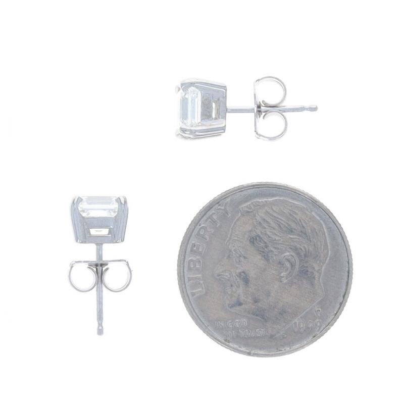 Clous d'oreilles en or blanc 14 carats avec diamants taille émeraude carrée de 2,00 carats, certifiés GIA Pour femmes en vente