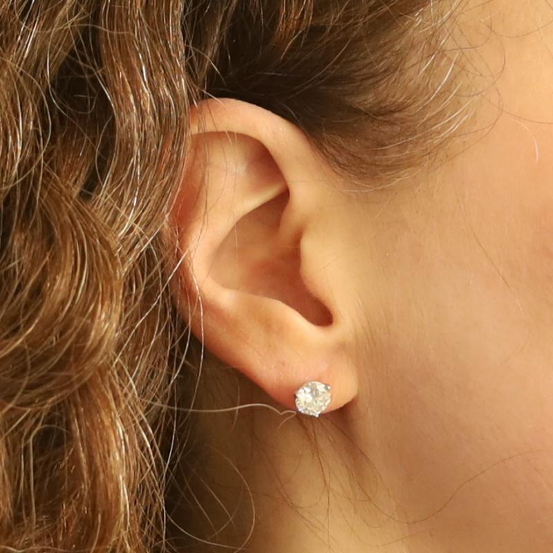 Taglio rotondo Orecchini con diamanti in oro bianco - 18k Brilliante rotondo 2,41ctw GIA - Forato in vendita