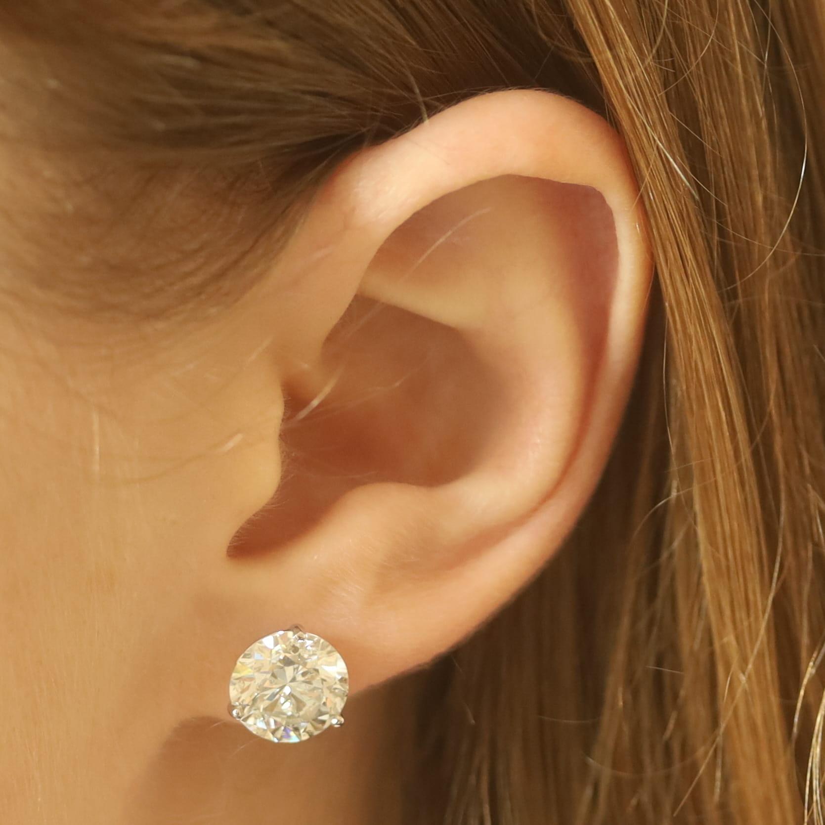 White Gold Diamond Stud Earrings 18k Round Brilliant 6.24ctw Pierced La Pousette In New Condition For Sale In Greensboro, NC