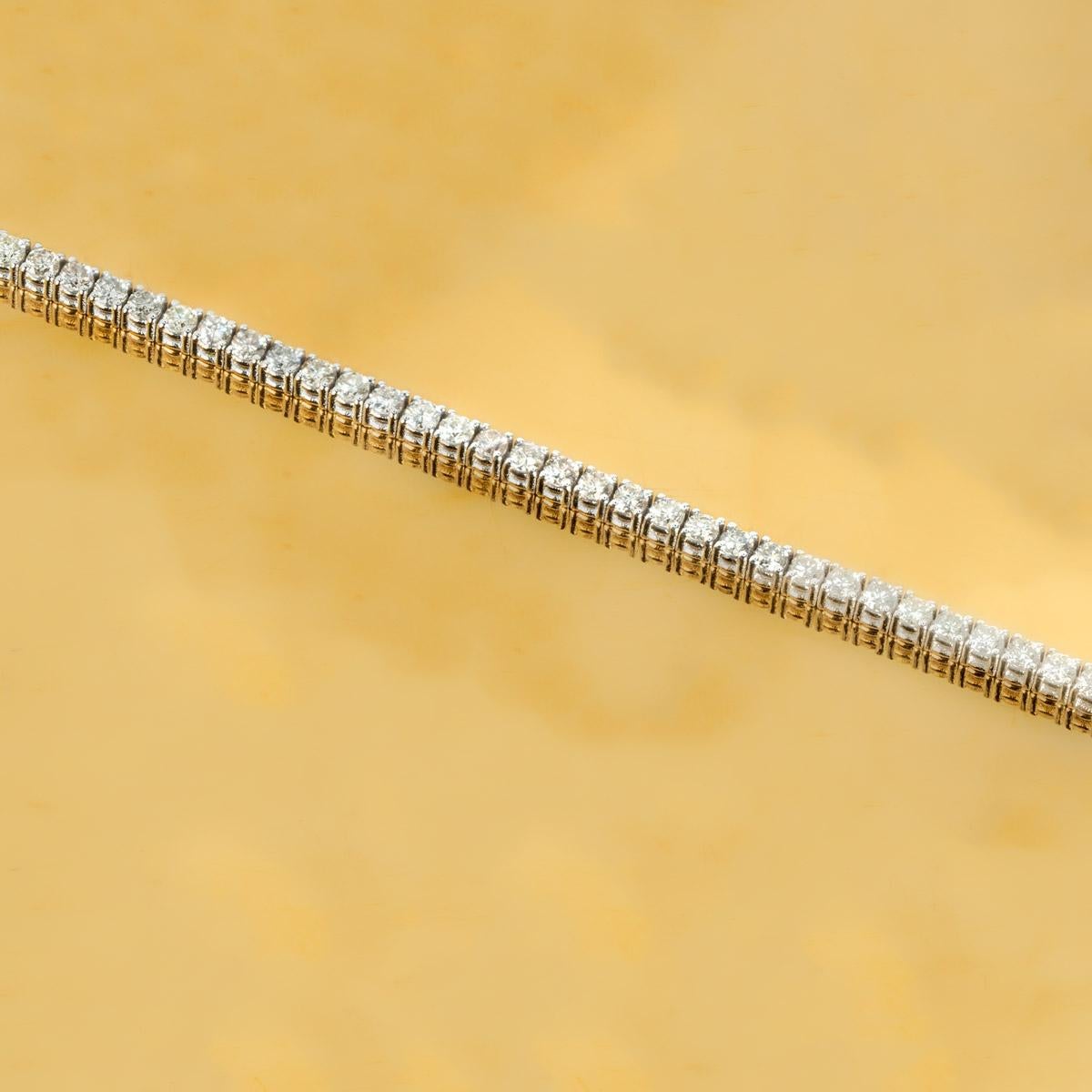 Bracelet tennis en or blanc 2,03 carats TDW en vente 2