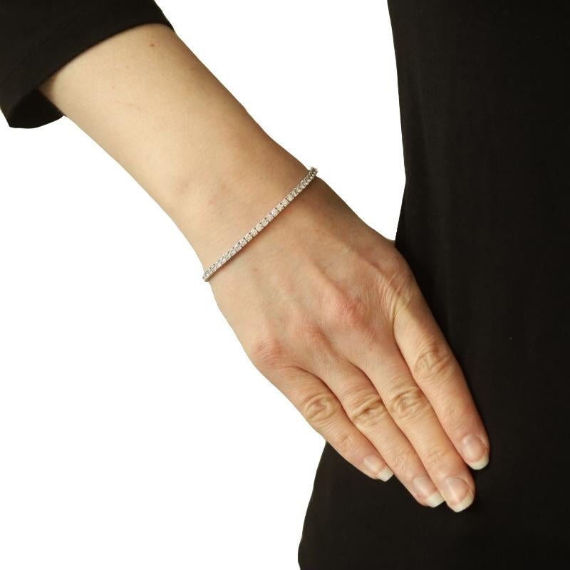 Taglio rotondo Bracciale tennis con diamanti in oro bianco da 6 3/4