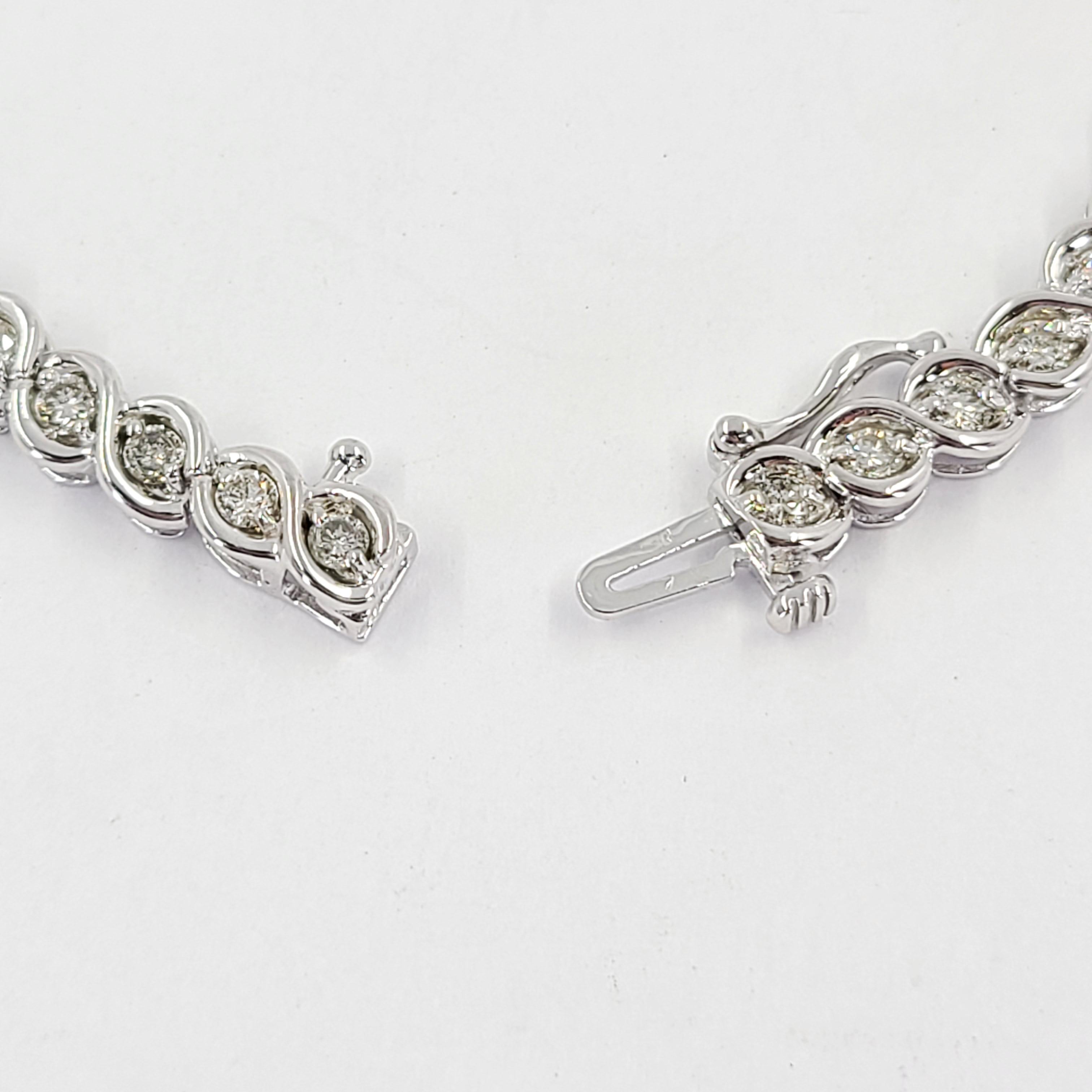 White Gold Diamond Tennis Bracelet In Good Condition For Sale In Coral Gables, FL
