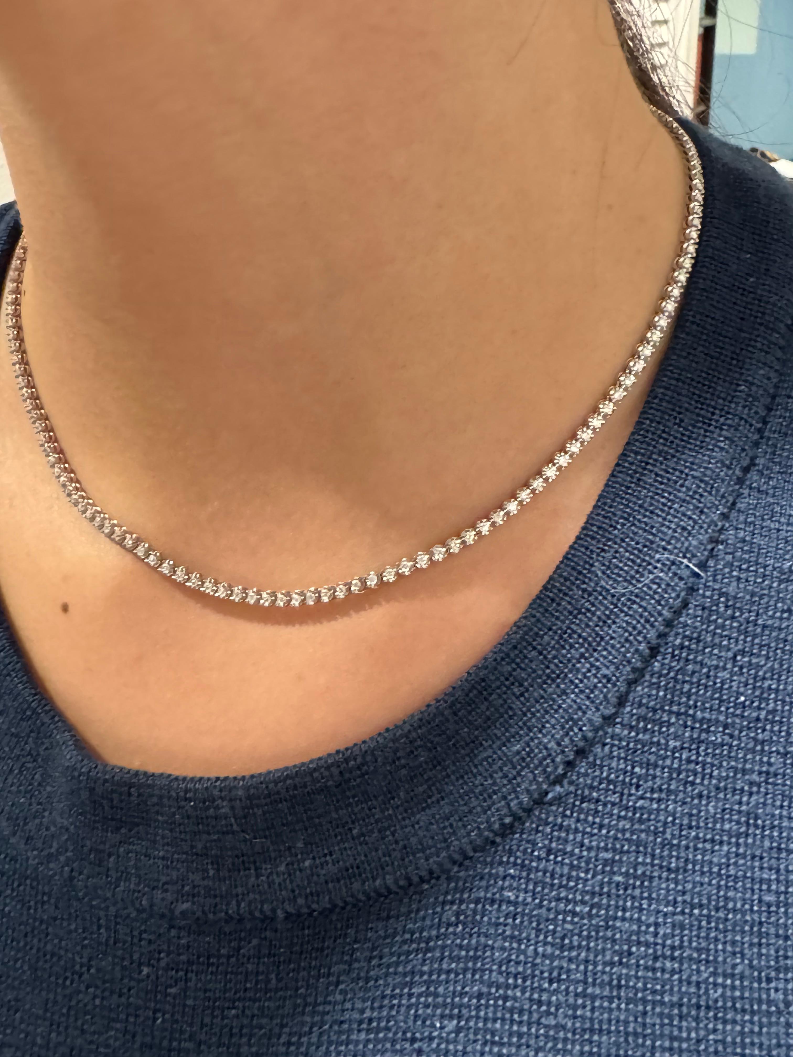 Collana tennis in oro bianco e diamanti in vendita 3