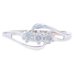 Weißgold-Diamant-Drei-Stein-Bypass-Ring - 10k Runde Brillant .25ctw