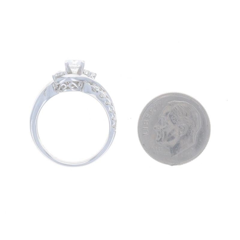 Bague de fiançailles bypass à trois pierres en or blanc 14 carats rond 1,20 ctw en vente 1