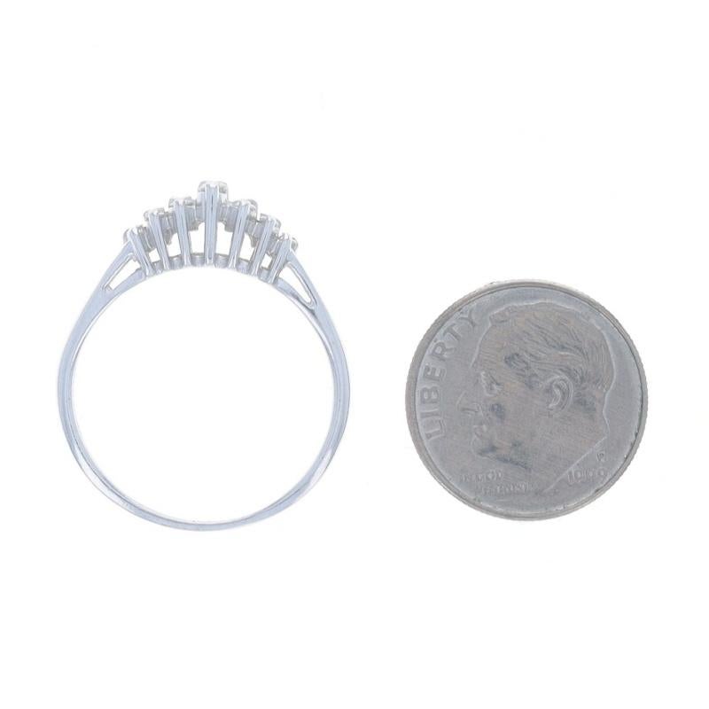 Weißgold Diamond Tiered Cluster Ring 14k Runde Brillant .25ctw für Damen oder Herren im Angebot